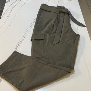 Chico's Green Cargo Type Tie Pants Women’s size 8